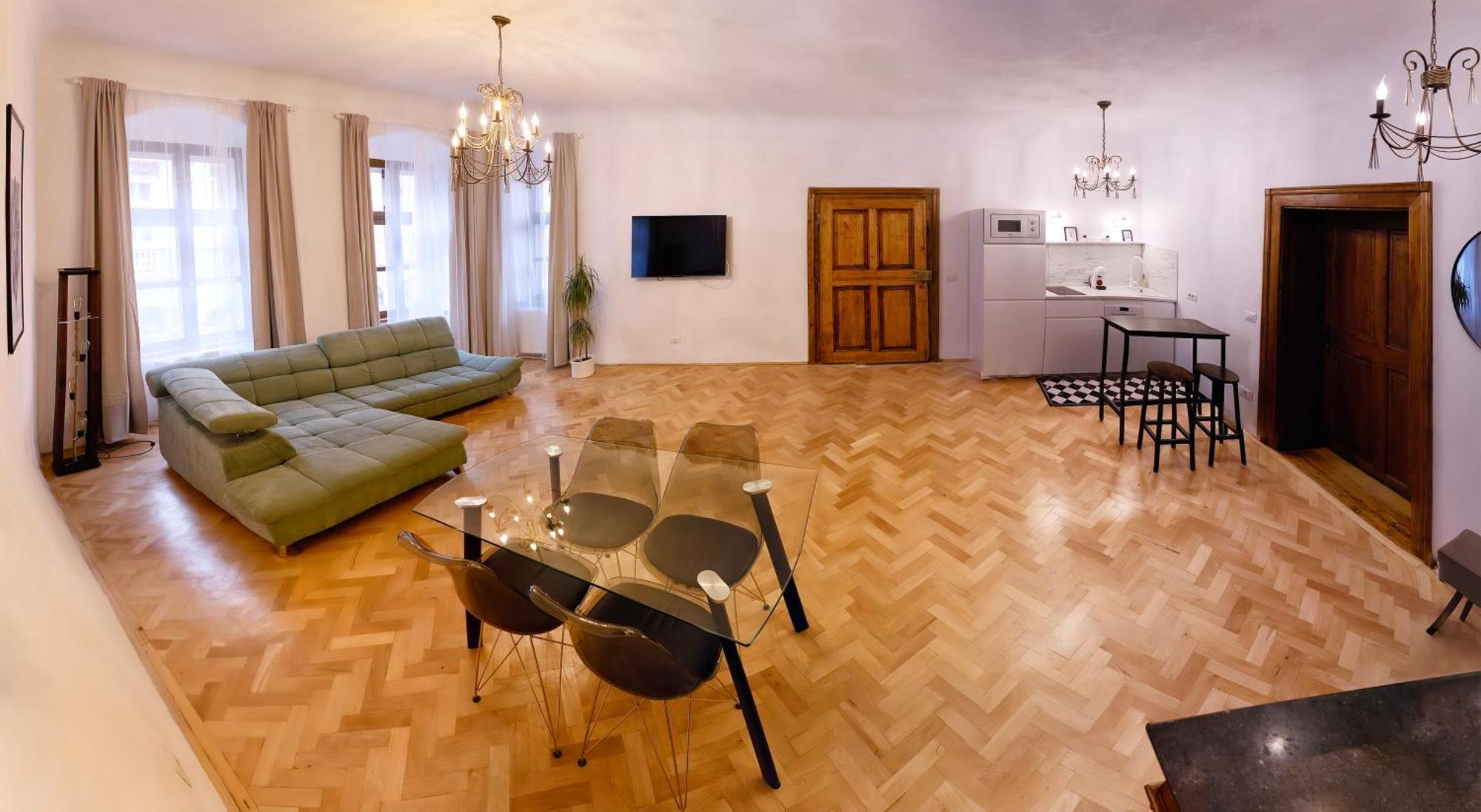 Hirscher Apartments Braşov Exteriör bild