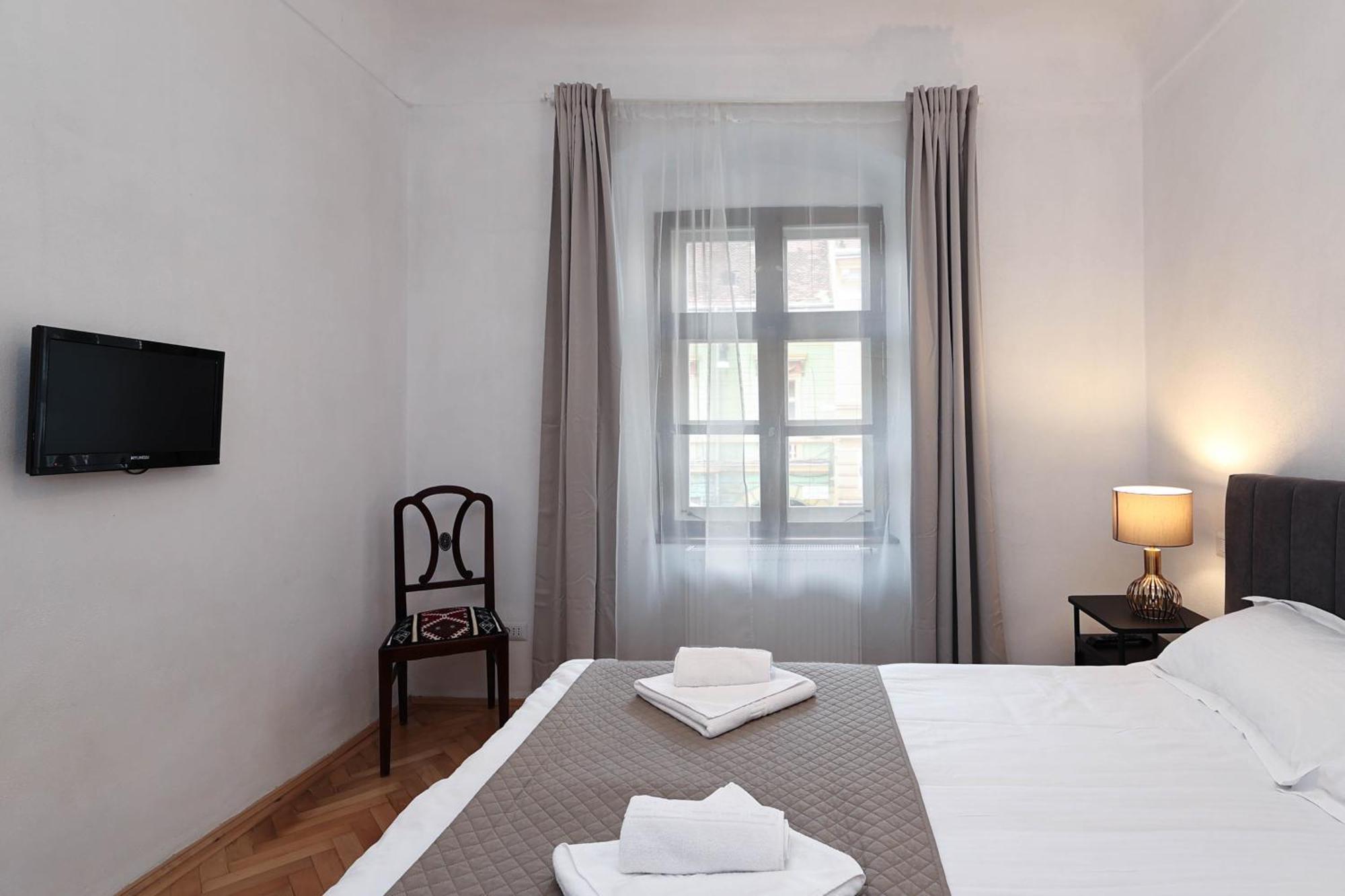 Hirscher Apartments Braşov Rum bild