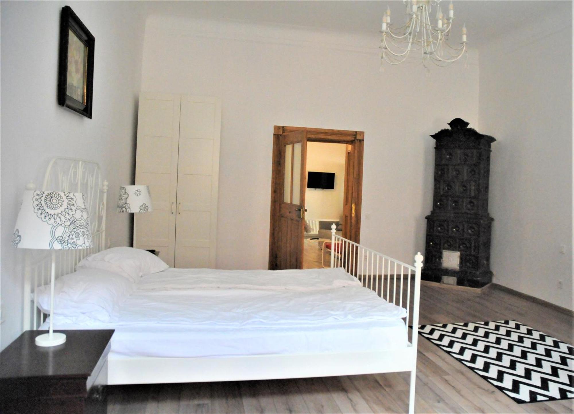 Hirscher Apartments Braşov Rum bild