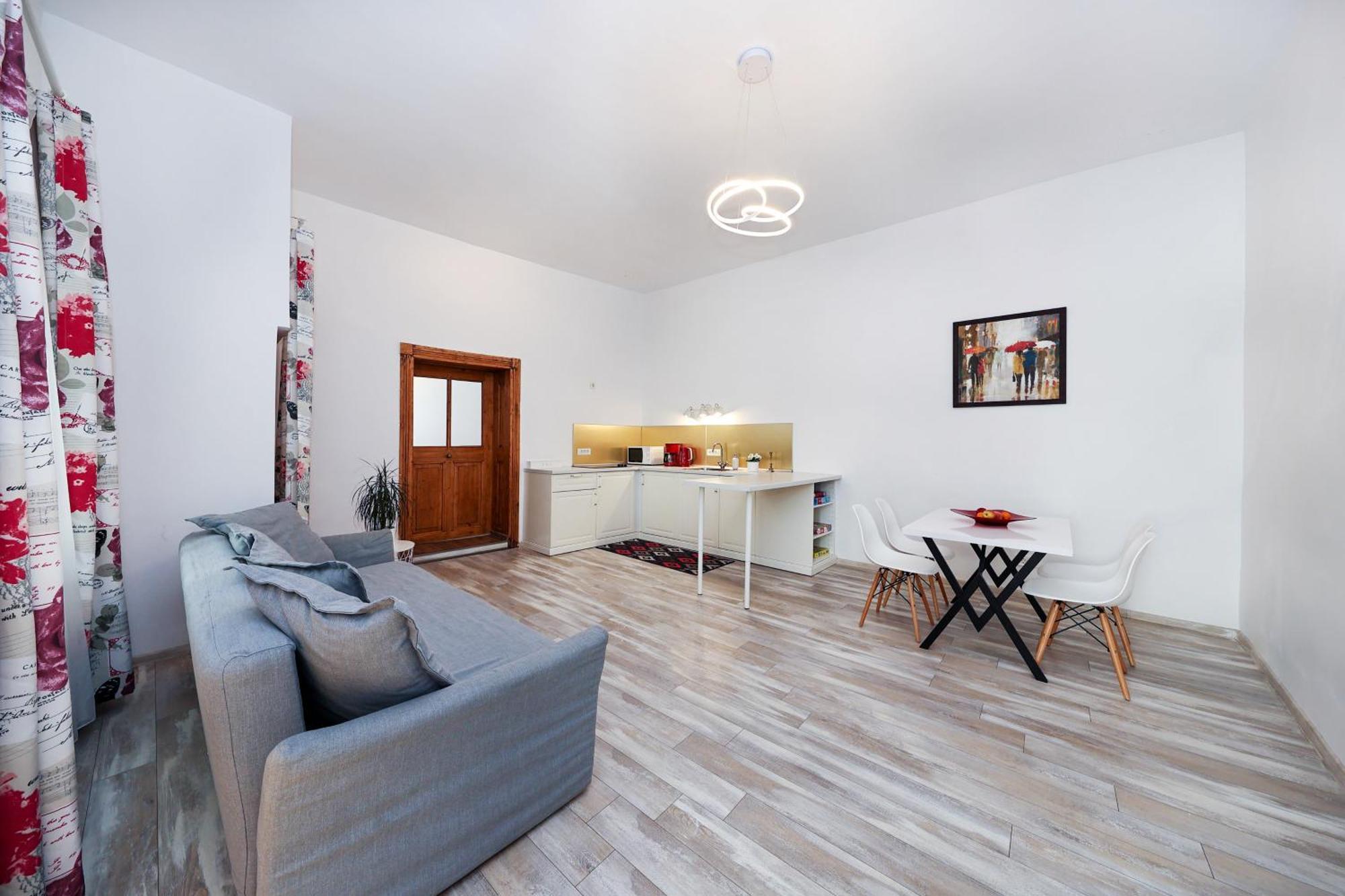 Hirscher Apartments Braşov Exteriör bild