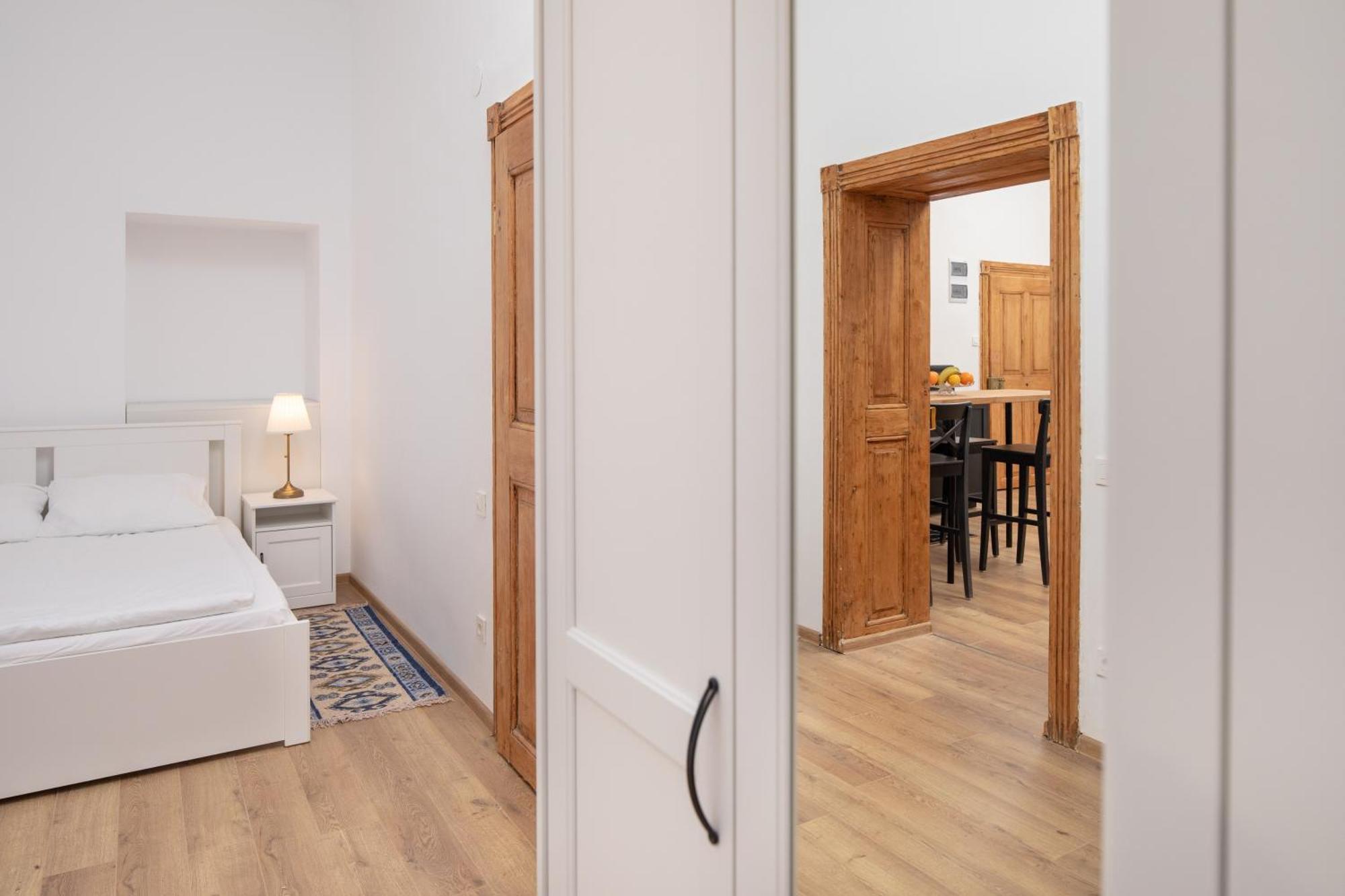 Hirscher Apartments Braşov Exteriör bild